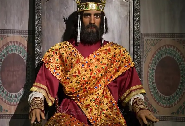 Fato do dia: Ascensão do Constantino 7.º