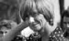 Françoise Sagan num “bom-dia, tristeza” Françoise Sagan num “bom-dia, tristeza”